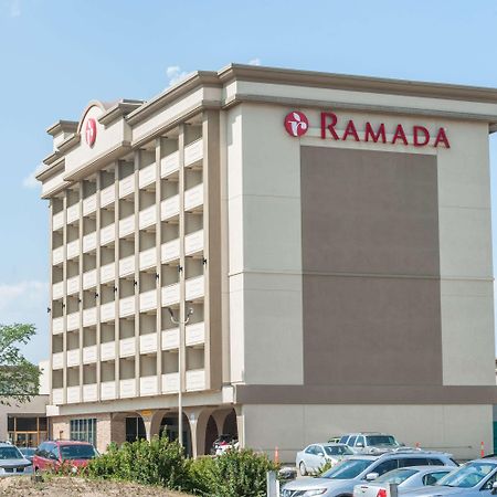 Ramada By Wyndham Edmonton South Hotel Exterior foto
