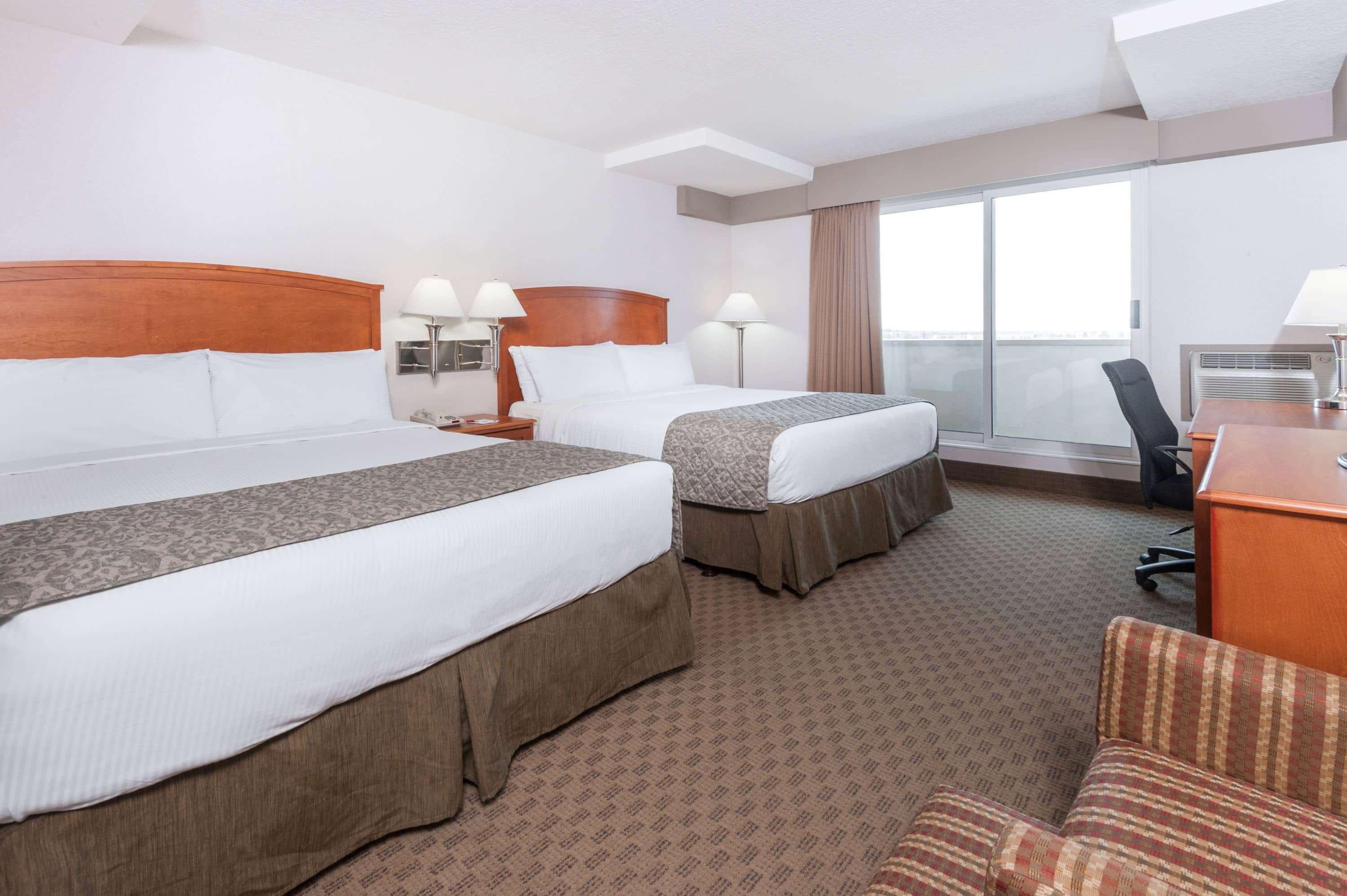 Ramada By Wyndham Edmonton South Hotel Exterior foto
