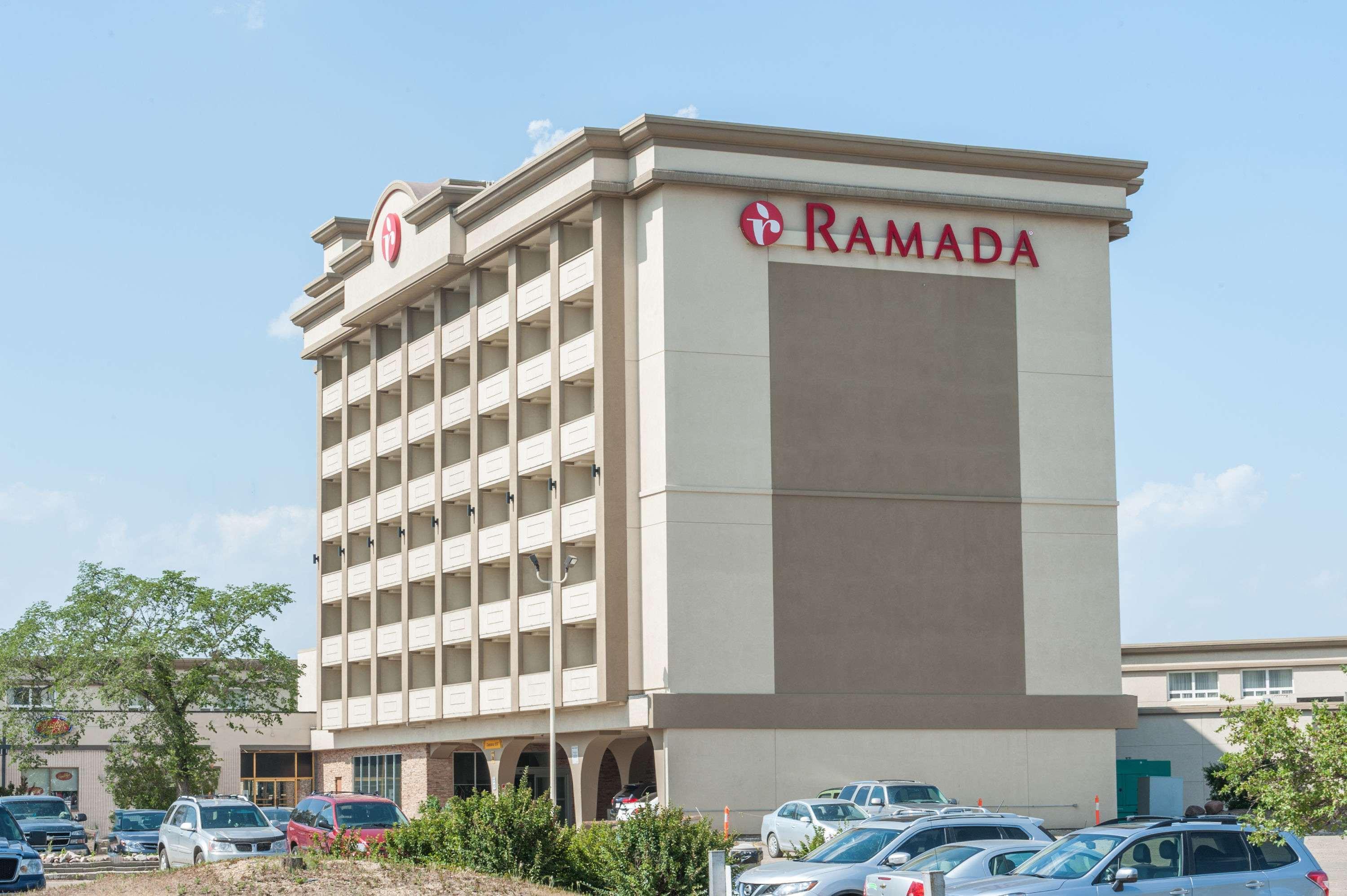Ramada By Wyndham Edmonton South Hotel Exterior foto