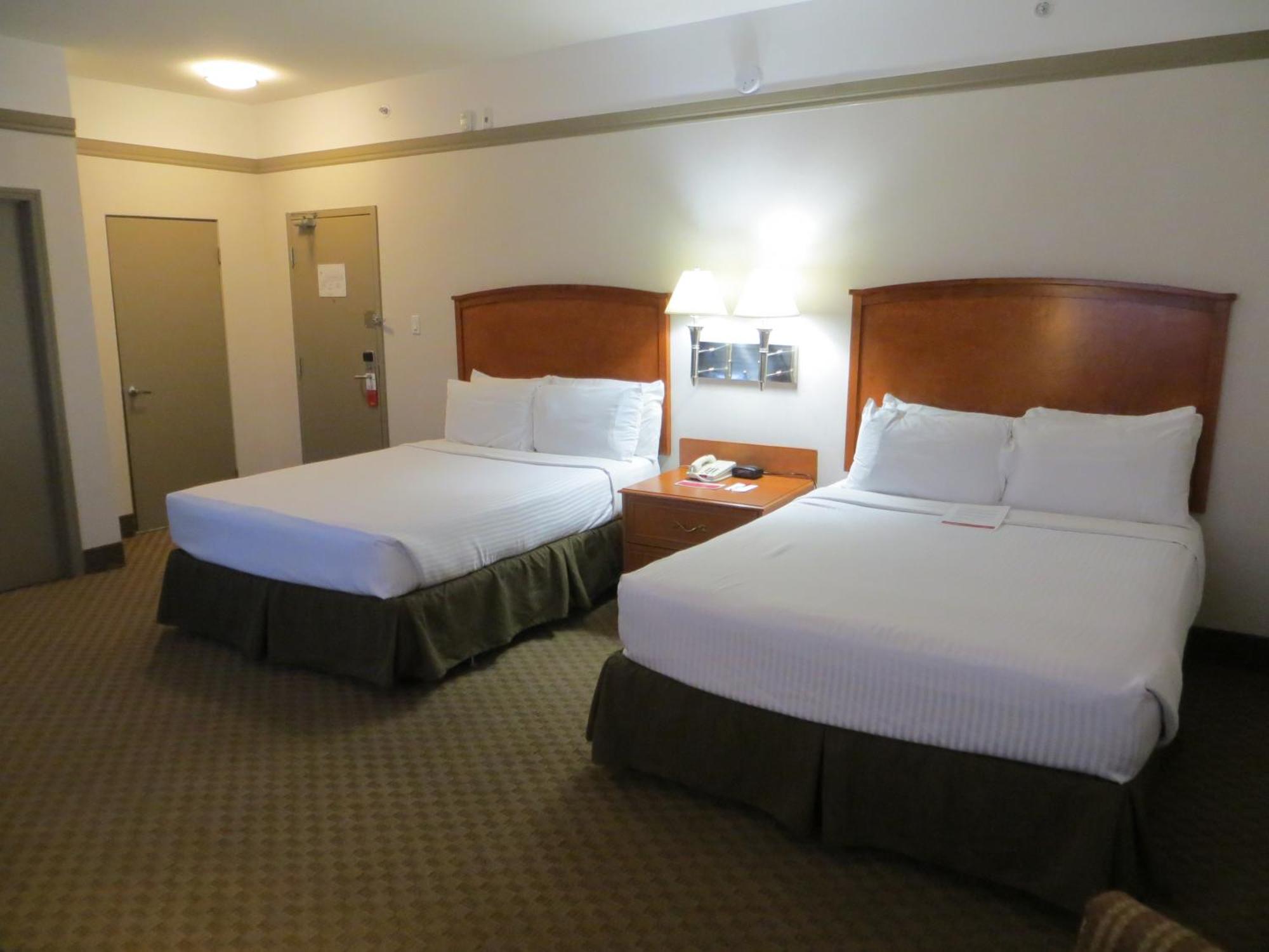 Ramada By Wyndham Edmonton South Hotel Quarto foto