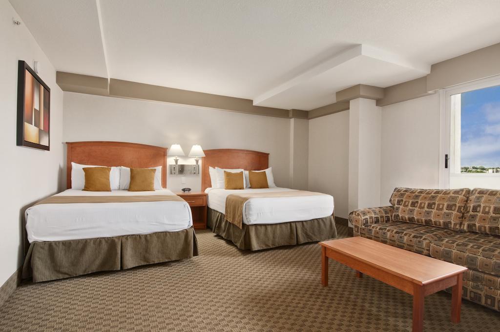 Ramada By Wyndham Edmonton South Hotel Quarto foto