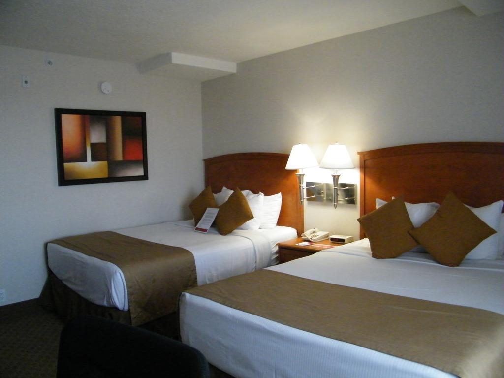 Ramada By Wyndham Edmonton South Hotel Quarto foto