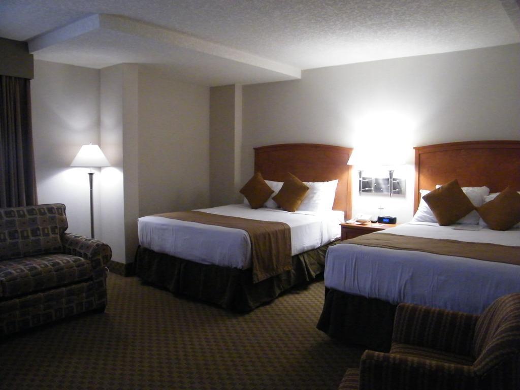 Ramada By Wyndham Edmonton South Hotel Quarto foto