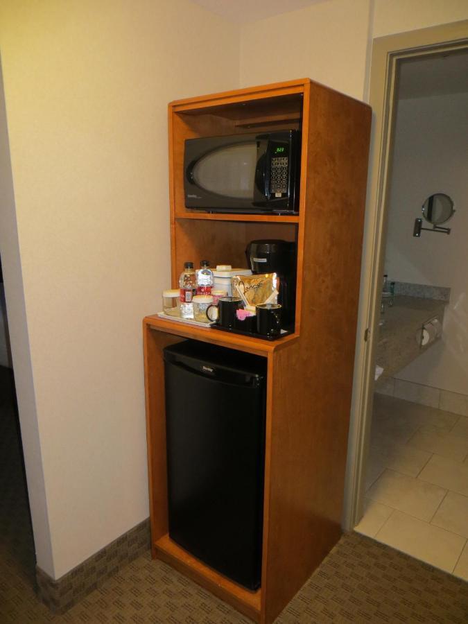 Ramada By Wyndham Edmonton South Hotel Quarto foto